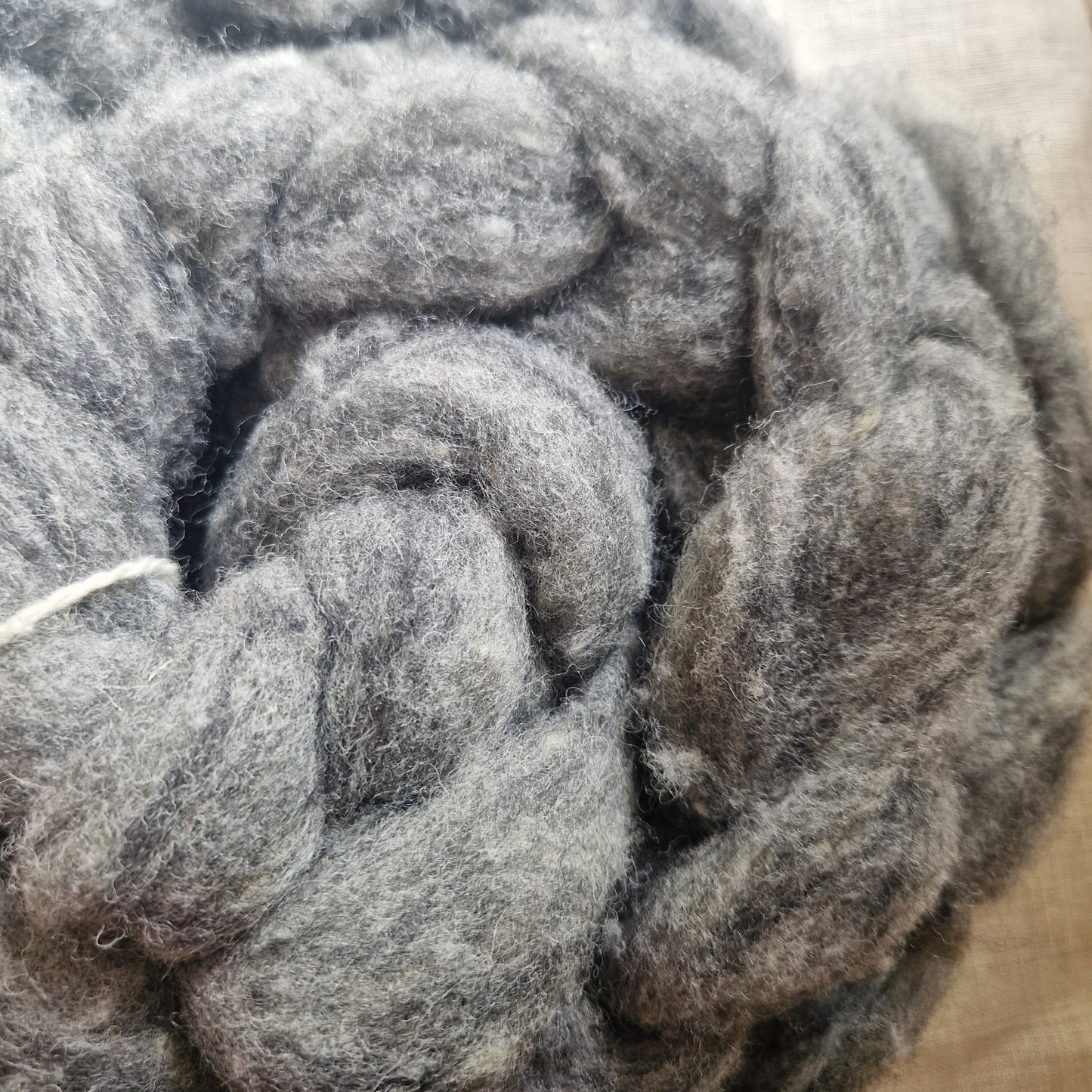 UNSPUN CARDED FIBRE CORRIEDALE GREY