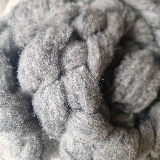 UNSPUN CARDED FIBRE CORRIEDALE GREY